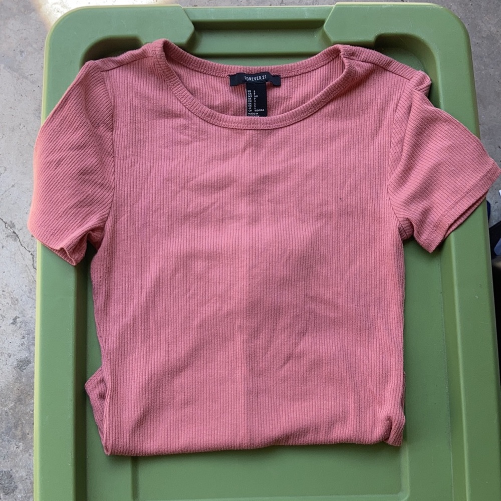 ❤️‍🔥 $5 ❤️‍🔥 or 3 /$12 ❤️‍🔥 Pink Ribbed Body Suit - S